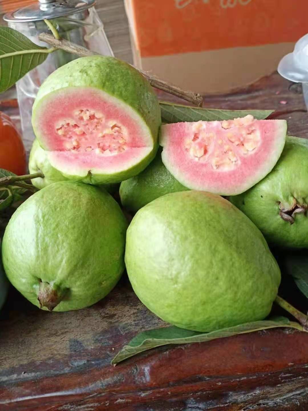 番石榴  广西水果芭乐，果型方正，大小均匀，有需要的抓紧联系我