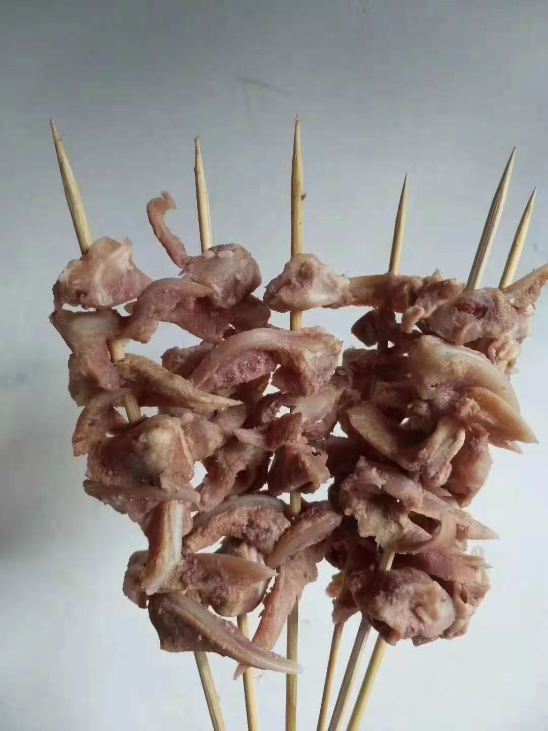 羊筋 羊月牙骨，熟食，夜市烧烤，饭店凉拌，都合适，价位不高。