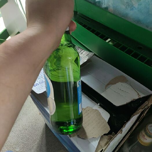 鹿邑县包装瓶 售卖空啤酒瓶，33元一包110个，单瓶合O.3元一个。