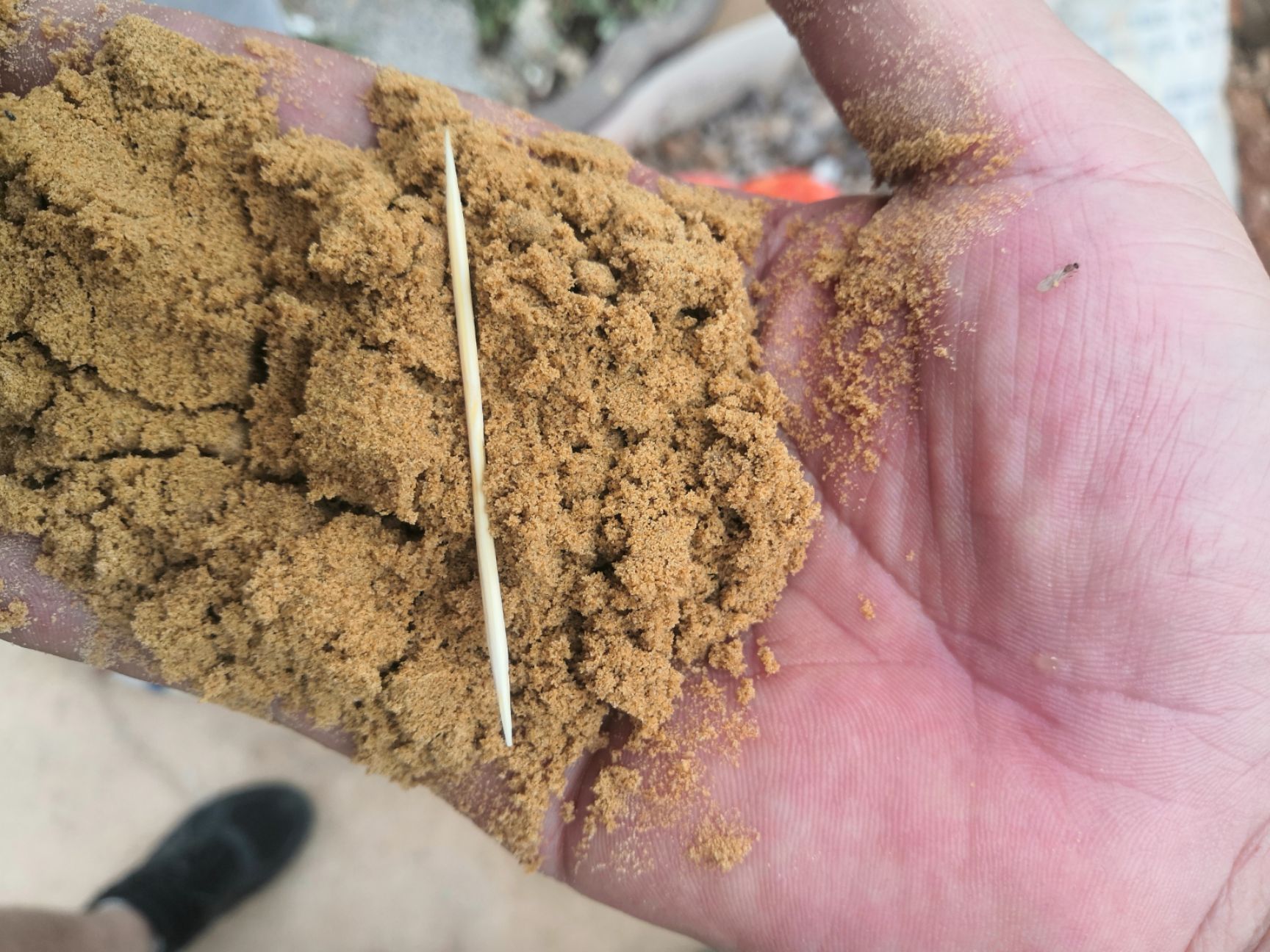 矿山用地  公司经营各类型号，片石1-2石1-3石，河沙机制砂，物美价廉