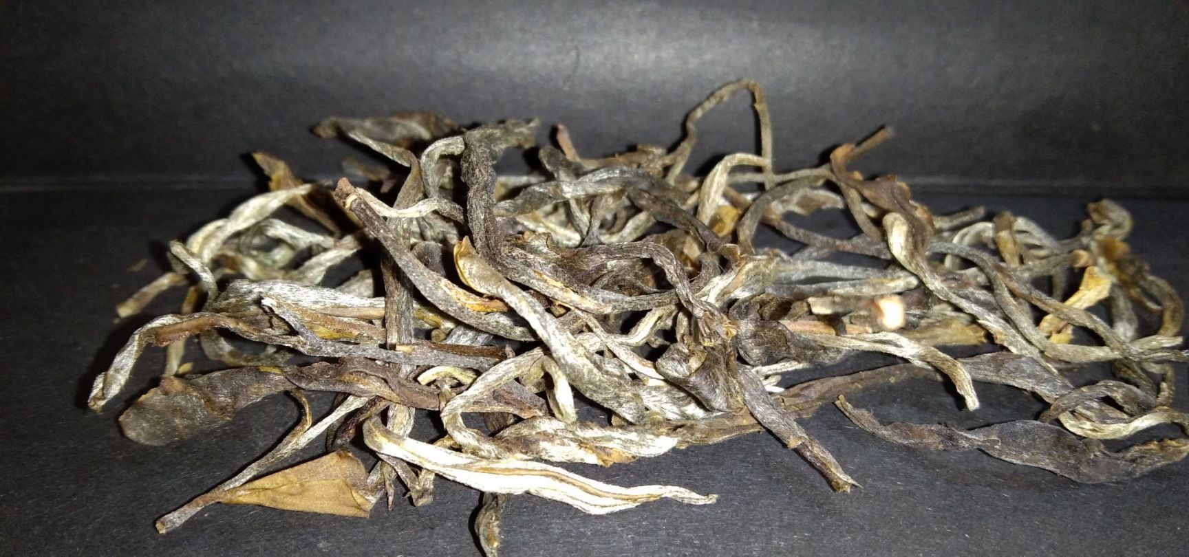  中小叶种普洱生茶