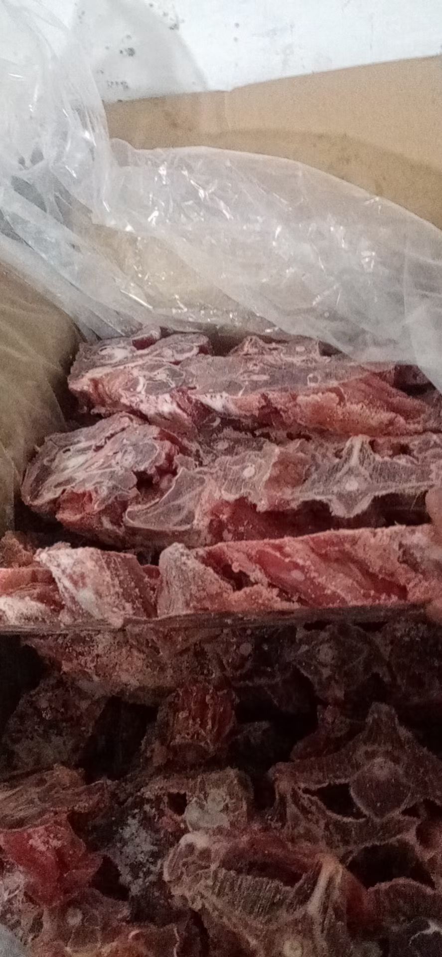 羊蝎子  ，羔羊满肉，品质新鲜，实图原拍！一件20斤！