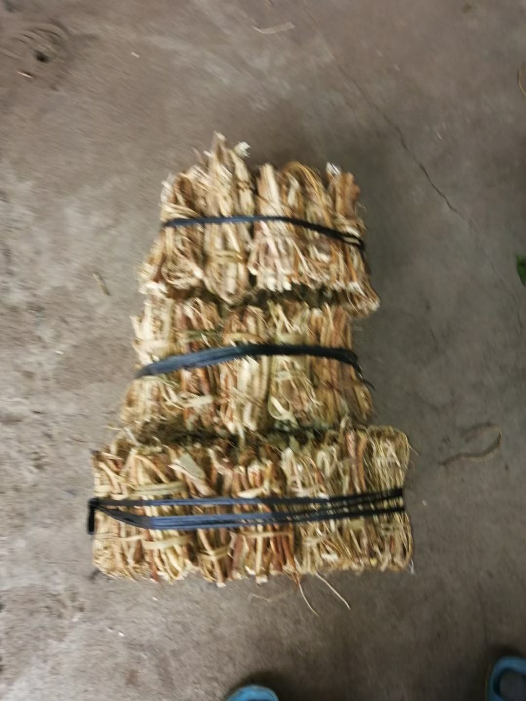 中扎吧扎把五指毛桃干货4两左右，日晒足干无硫干货。