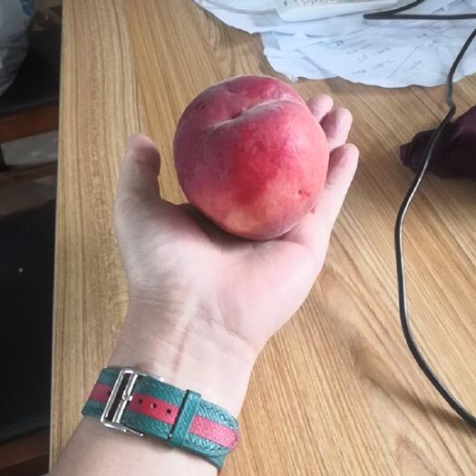 灵寿县突围桃 又脆又甜