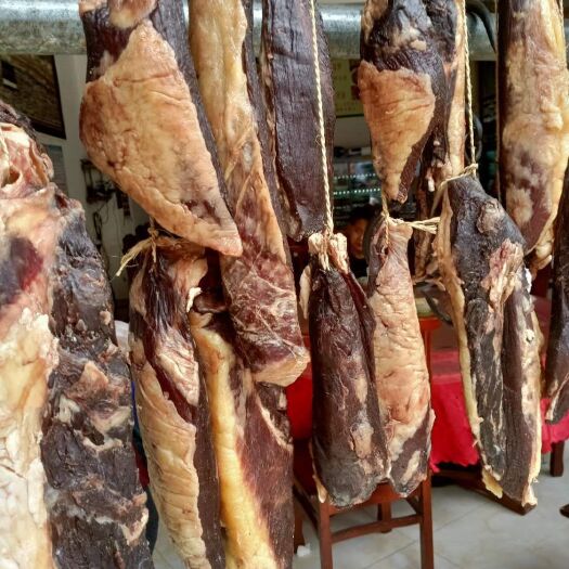 腾冲市腊牛肉  云南腾冲市穆斯林本地黄牛干巴，طعام المسلمين