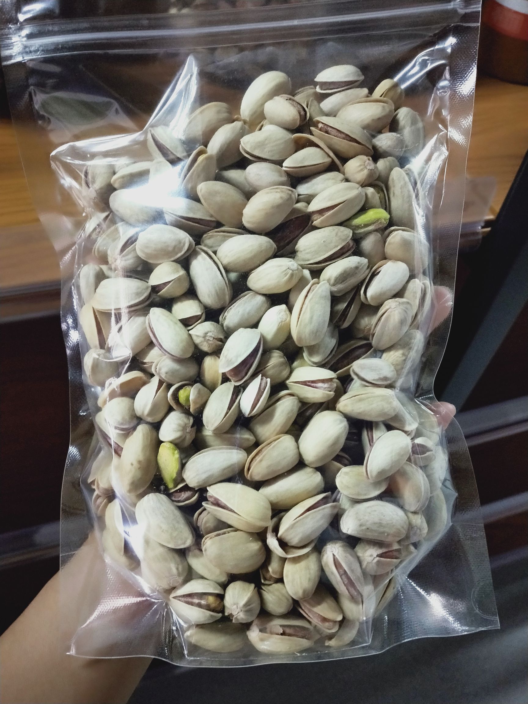 开心果 粒大肉厚有嚼劲 果型饱满有分量 入口清脆 香醇可口