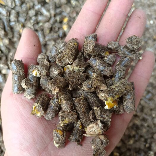 正阳县花生秧草，草粉，颗粒全价料，牛羊专用料