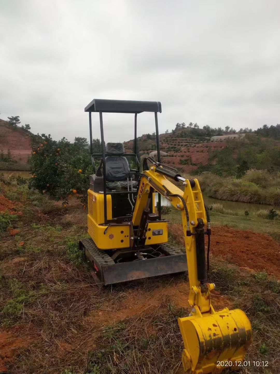 开沟起垄机  厂家直销挖掘机，爬山虎