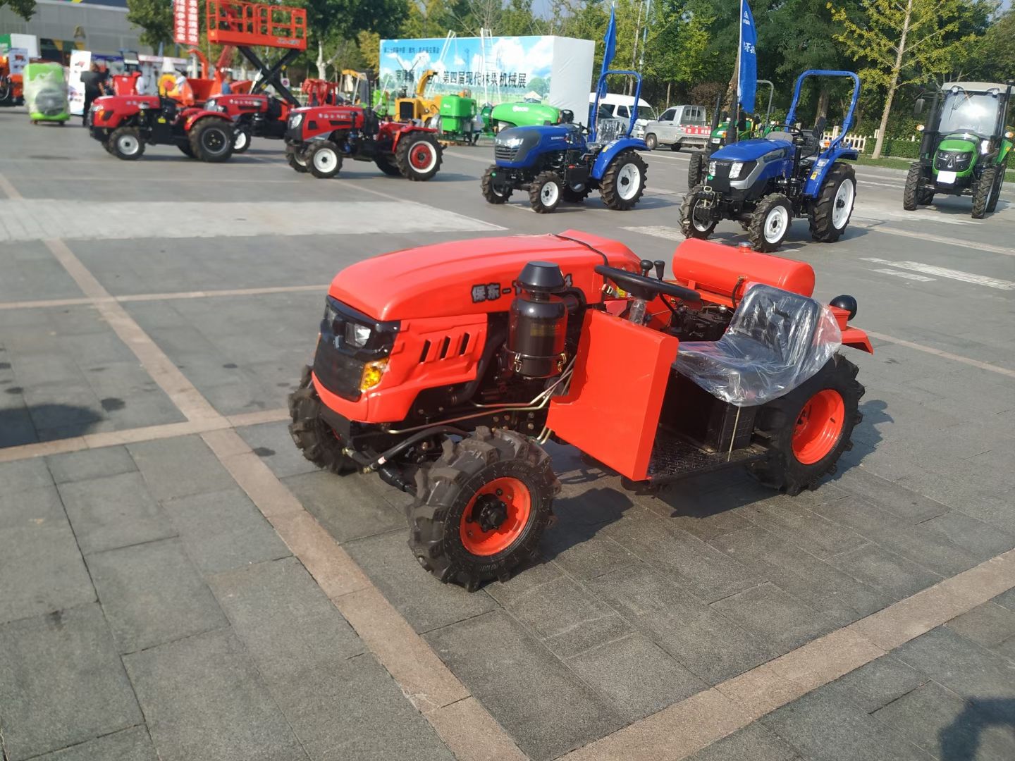 轮式拖拉机  大棚王拖拉机