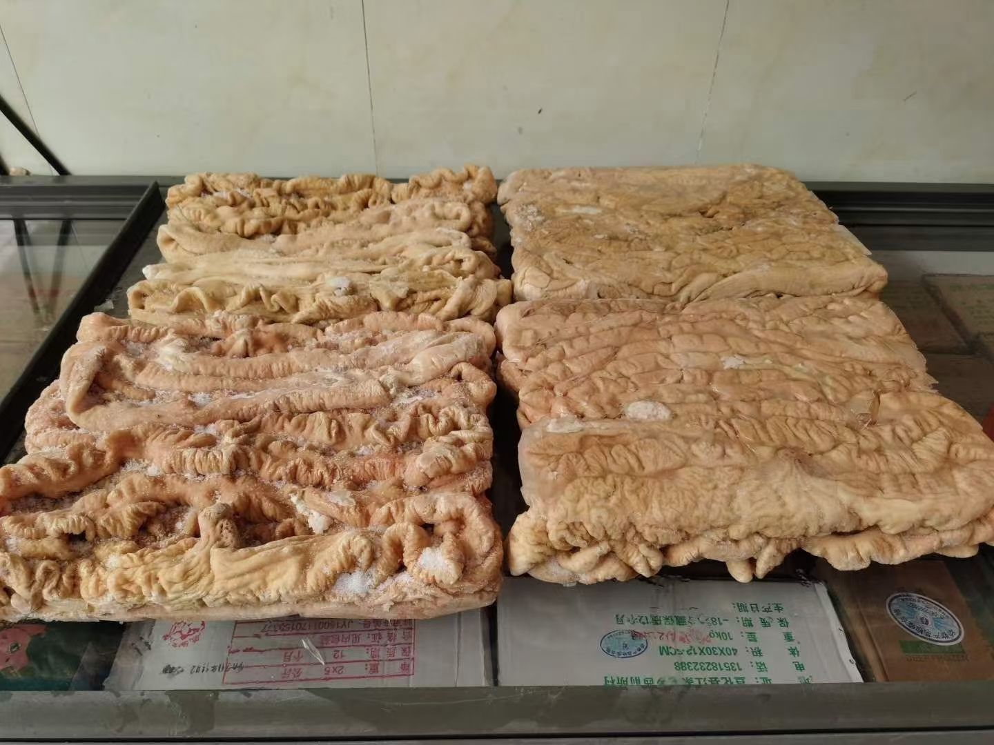 猪肠  鲜冻熟肥肠20斤一件，无油干净，餐饮用着省心