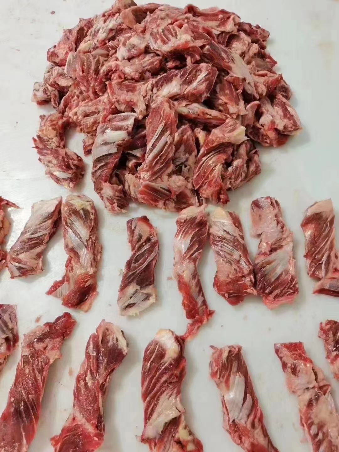 牛肉类  纯干腹肉条，烧烤，炖，炒菜，都很很好。