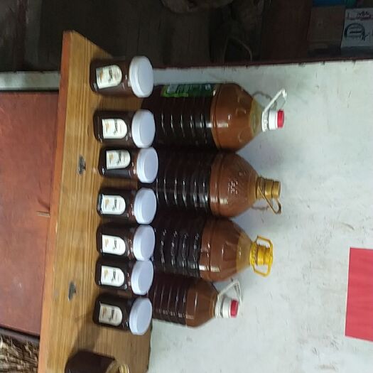 蓝田县土蜂蜜  自家蜂蜜出售，一年只割一次，一次100斤左右，质量品质，