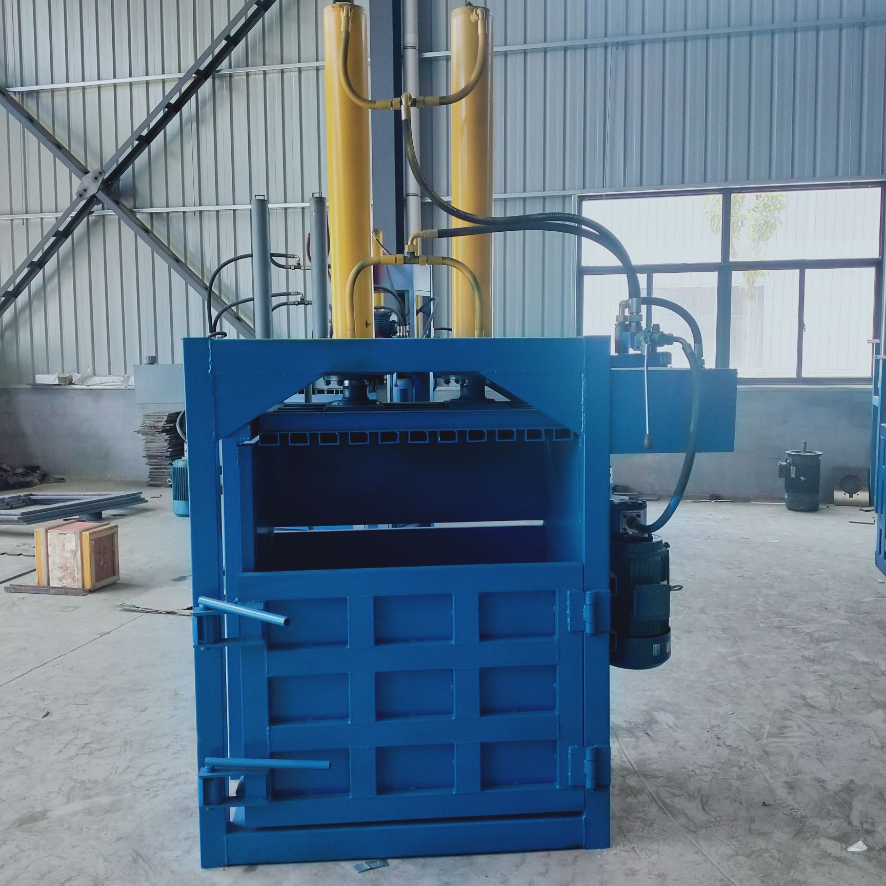  我公司现有打包机，液压打包机，立式液压打包机