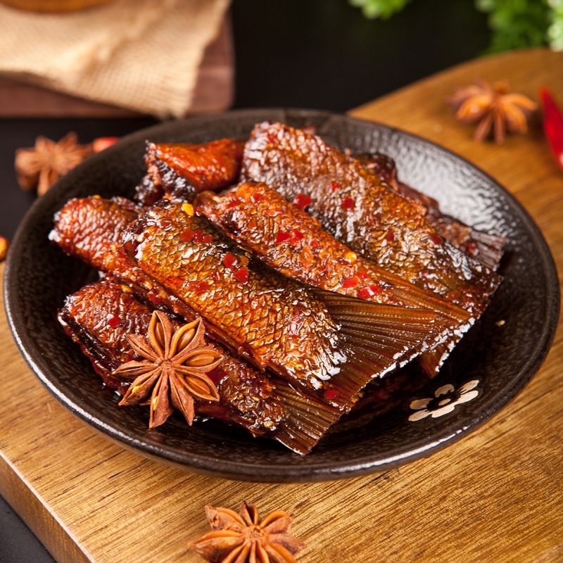 厂家直销香辣鱼尾，3斤装，108克装大量批发招合作伙代工！！