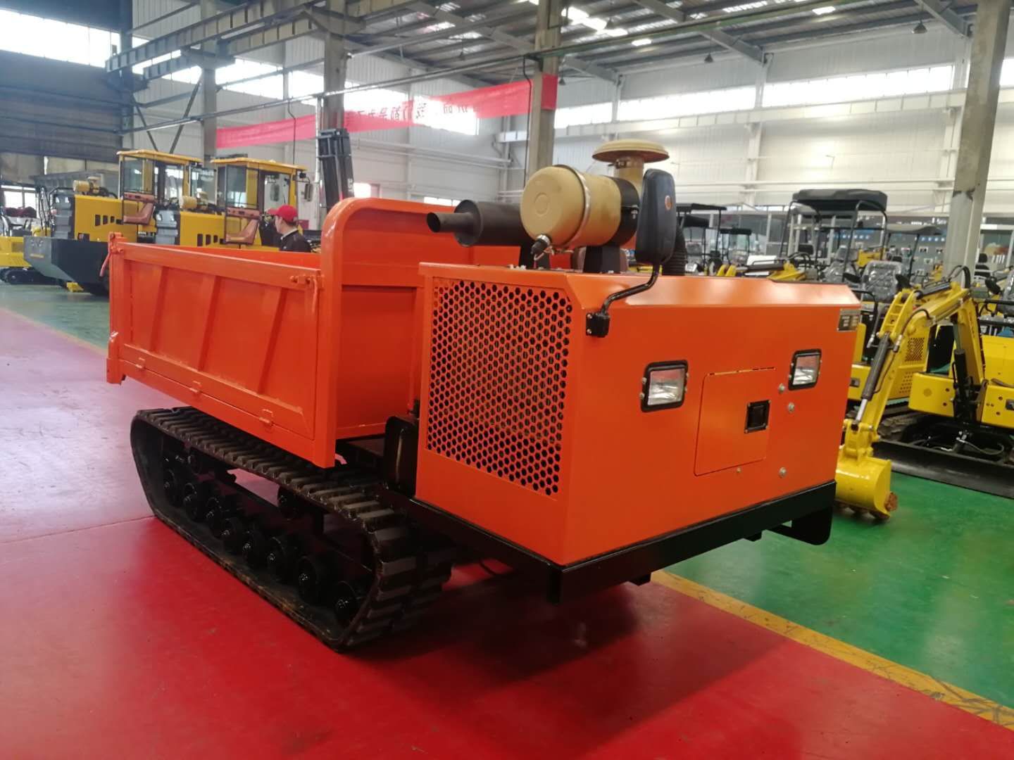  3T履带车全地形爬山虎履带车运输车座驾四进二推档位自卸爬陡坡