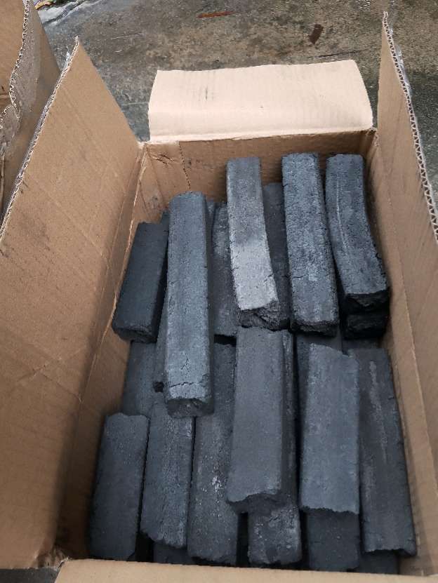 机制炭、中温竹炭，起火快，无烟，无味。