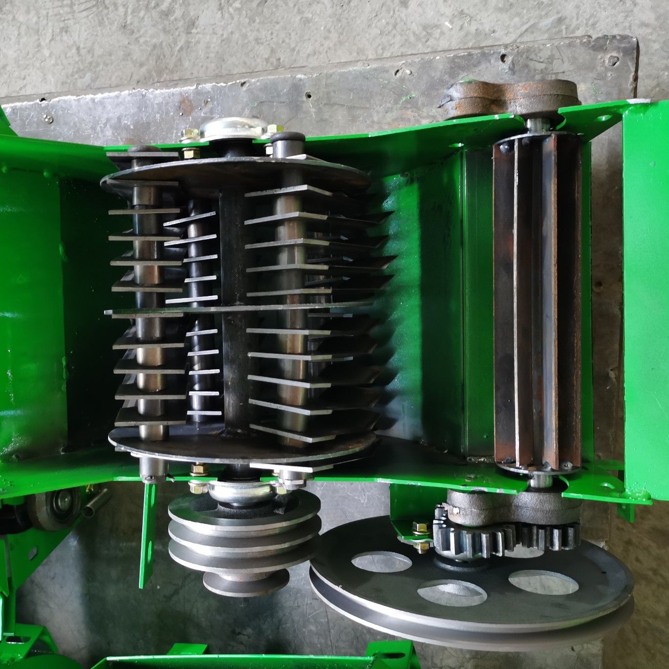 秸秆揉搓机 揉丝机，切碎机，养殖切碎切丝机，干湿软硬揉丝切碎机