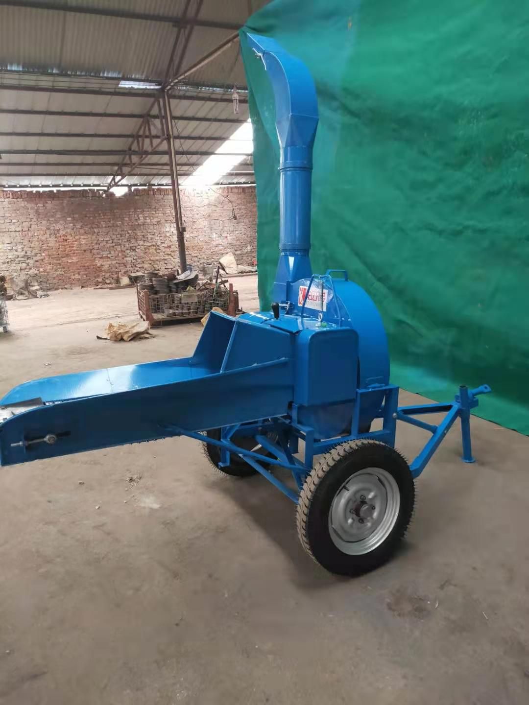 华亿兄弟6.5吨拖带铡草机铡草揉丝机
