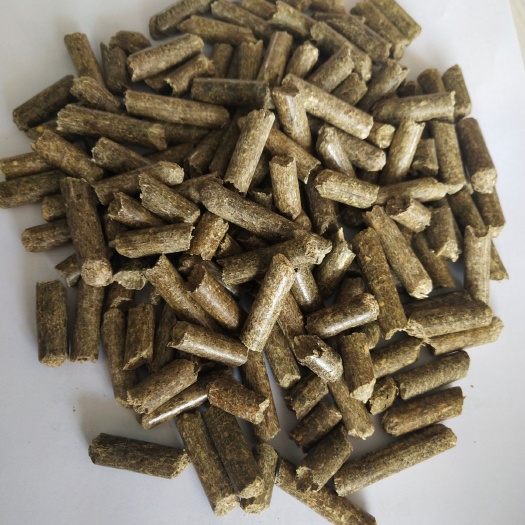 固原玉米秸秆颗粒（加10%苜蓿草）牛羊反刍好草料