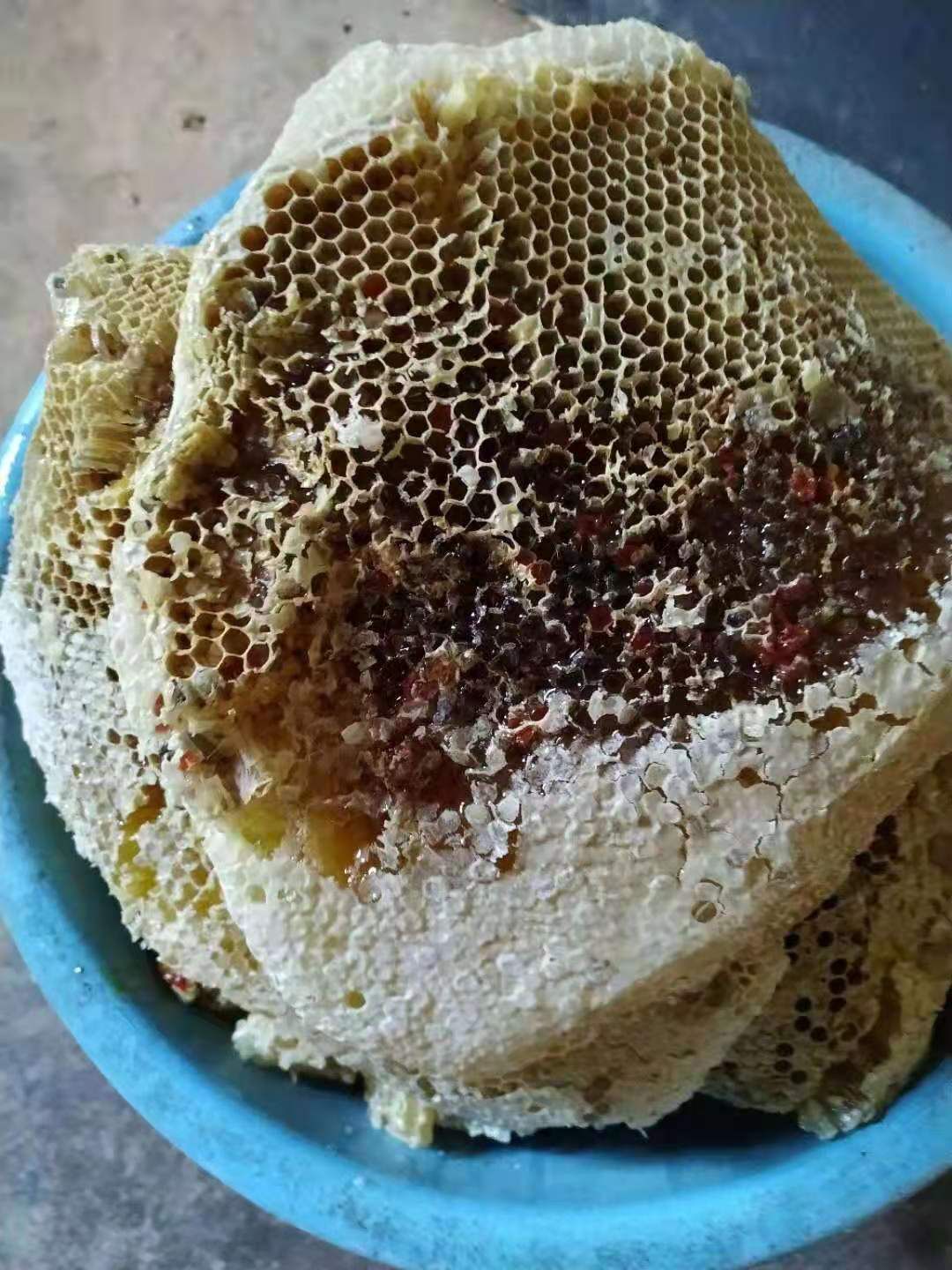 正宗大山里的野蜂蜜，假一赔十