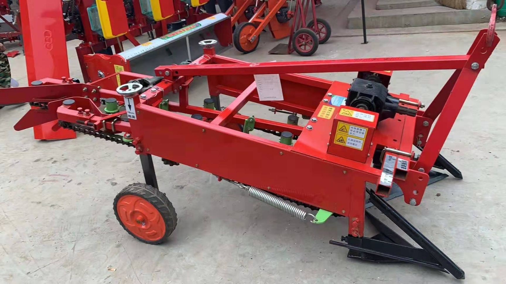  花生收获机 小四轮收花生机子 长果收获机