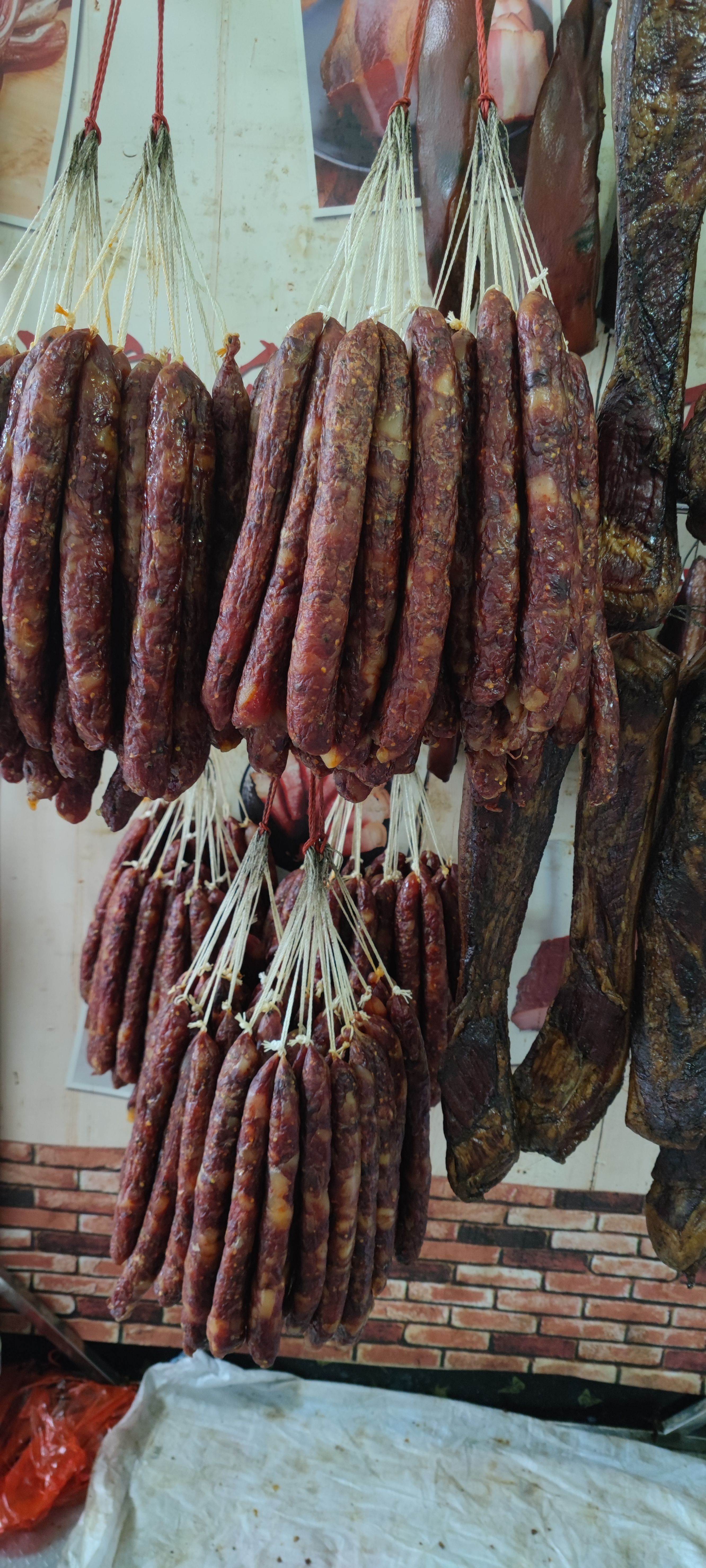 红肠  四川宜宾香肠，风干麻辣香肠一斤，一件代发