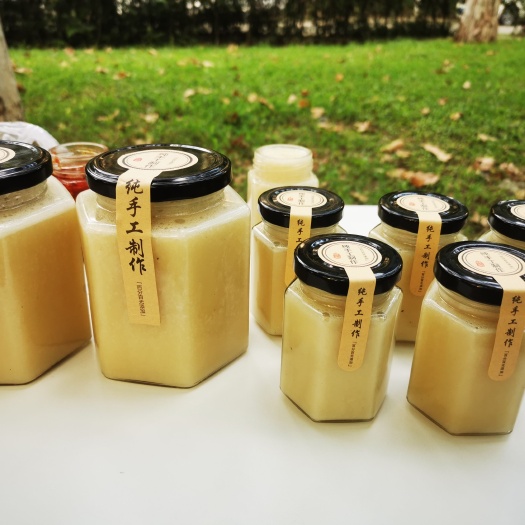 屏山县油菜蜜  自家爷爷产的蜂蜜，没有喂过白糖。
