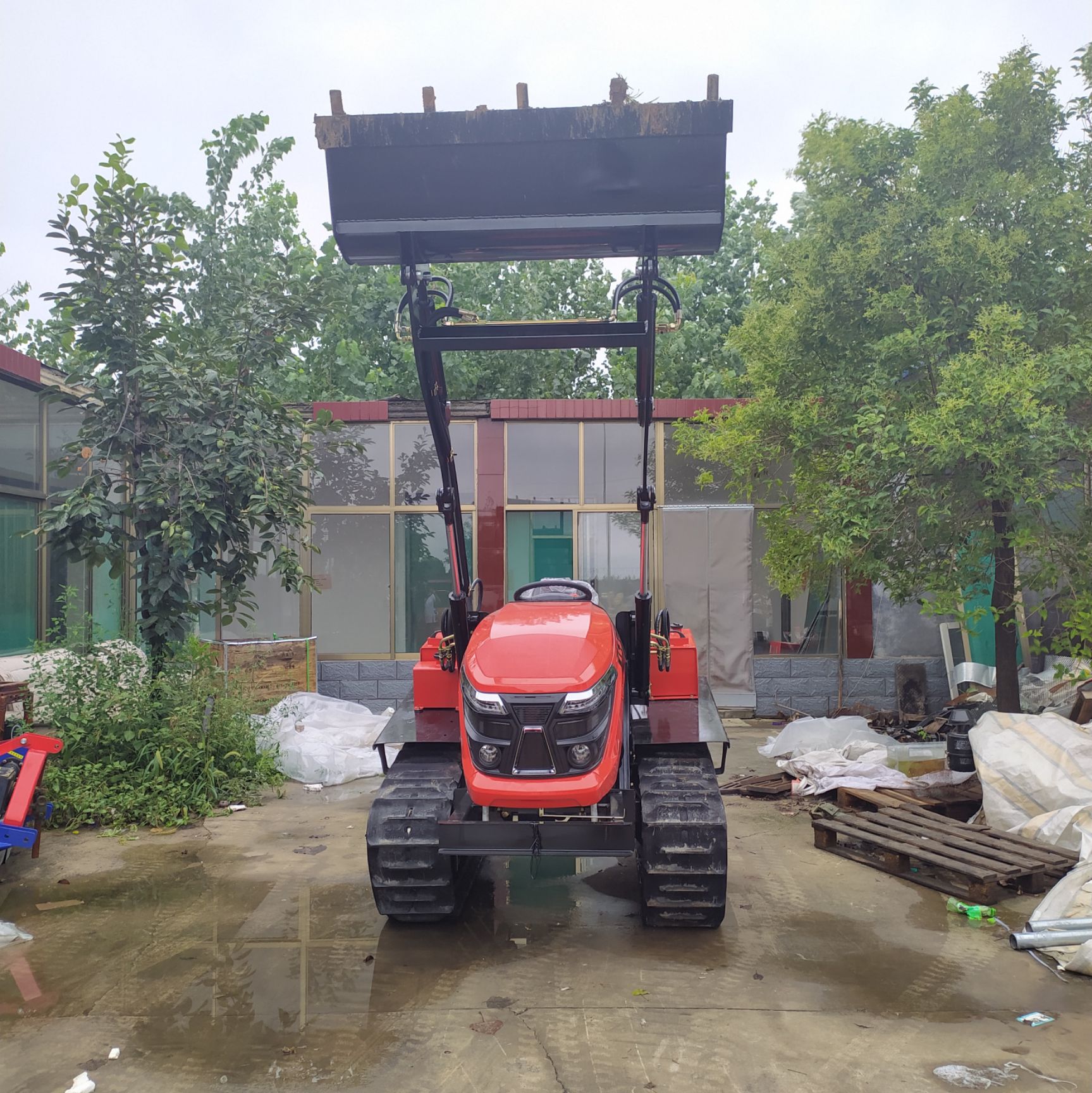  履带式拖拉机 可加装工程铲斗的履带式旋耕机