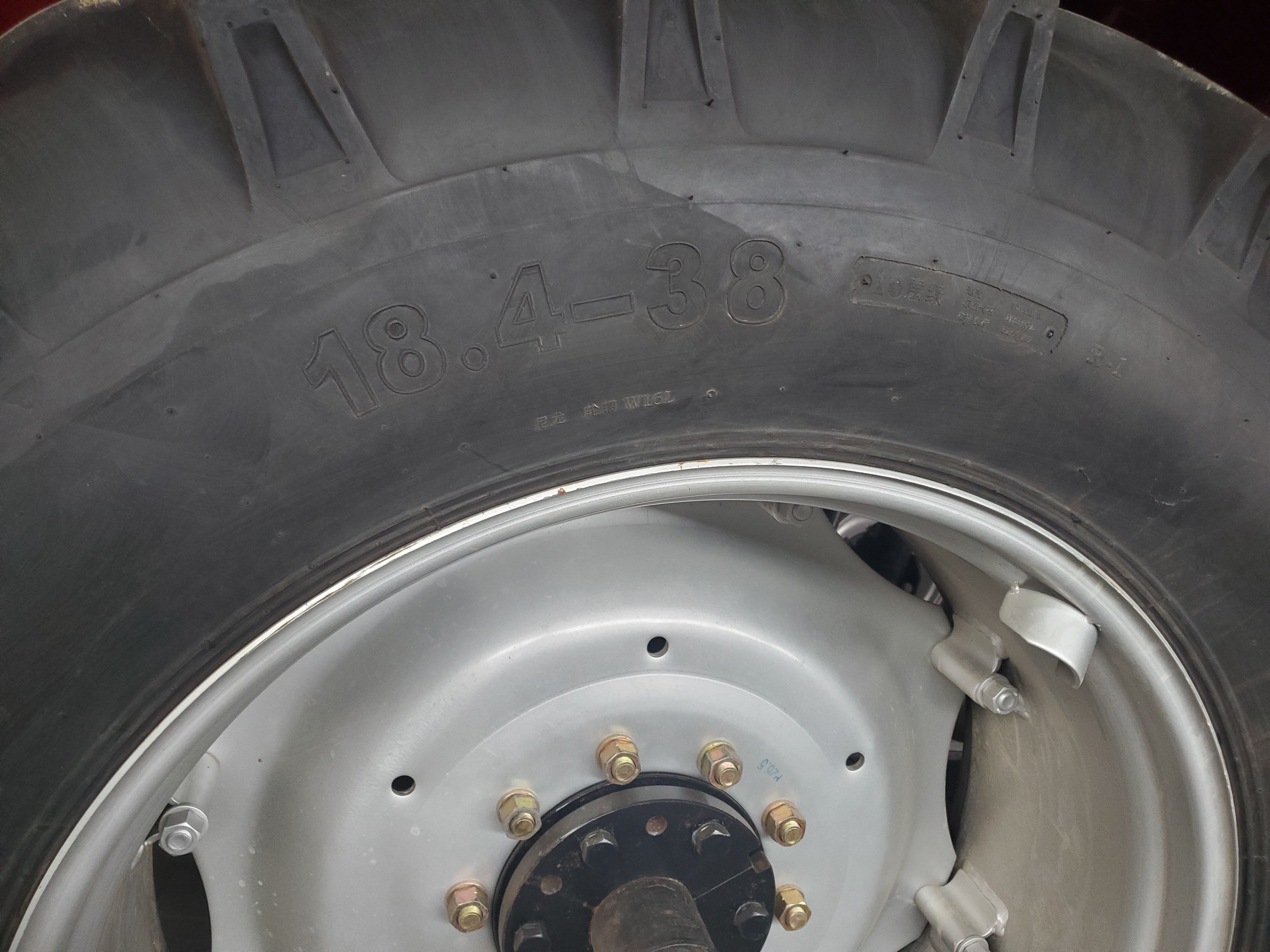 轮式拖拉机  瑞昊1804.加大后桥，9.9成新，转手