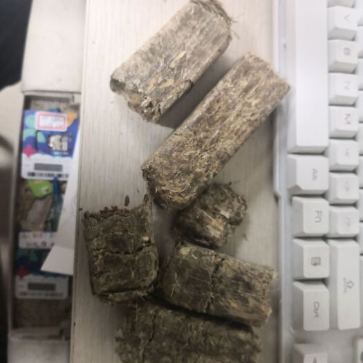 长春玉米秸秆压块燃料及饲料。具体采购事宜可沟通