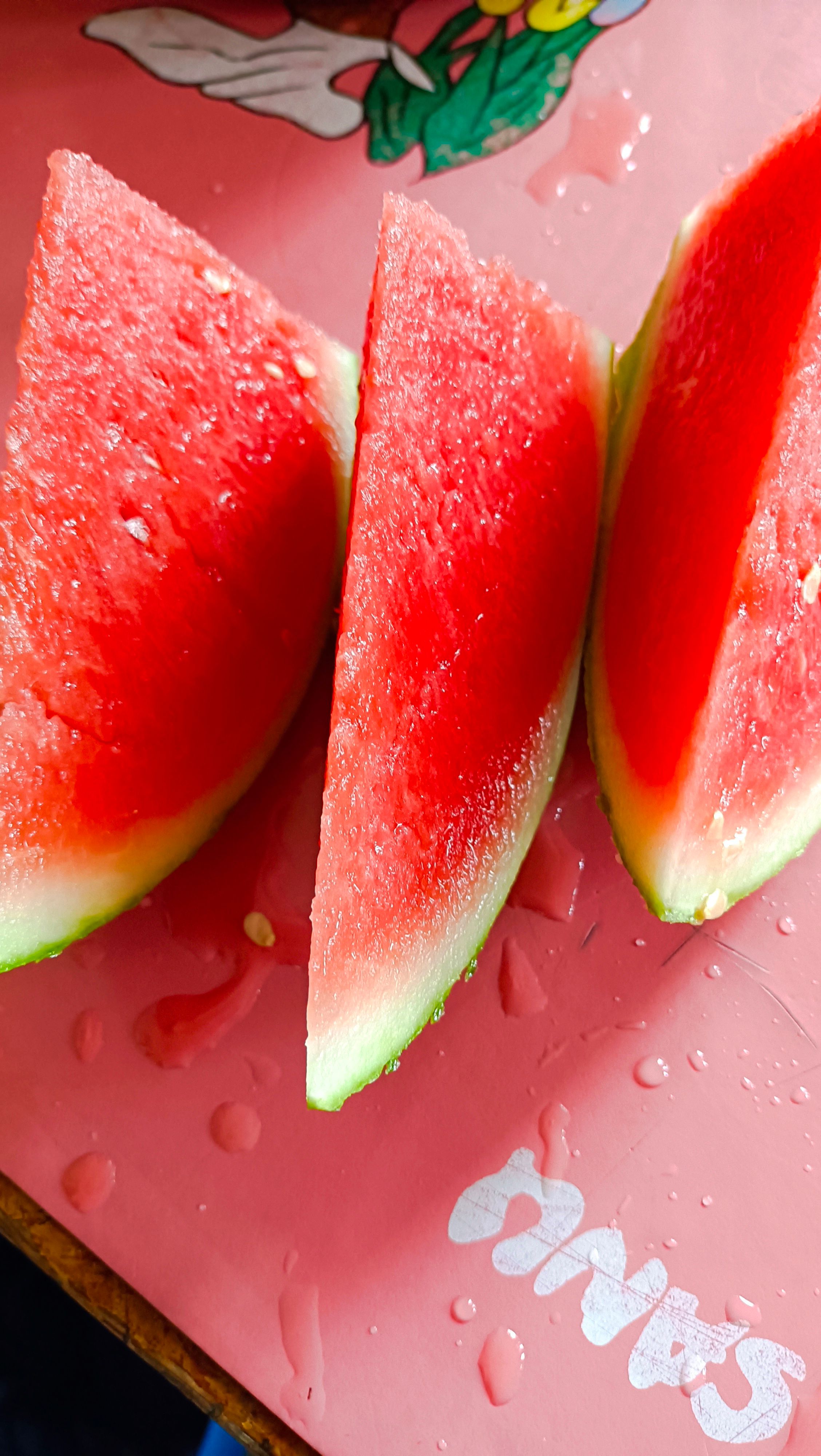 帅童无籽西瓜，奶油瓜，麒麟瓜有货。需要的联系我