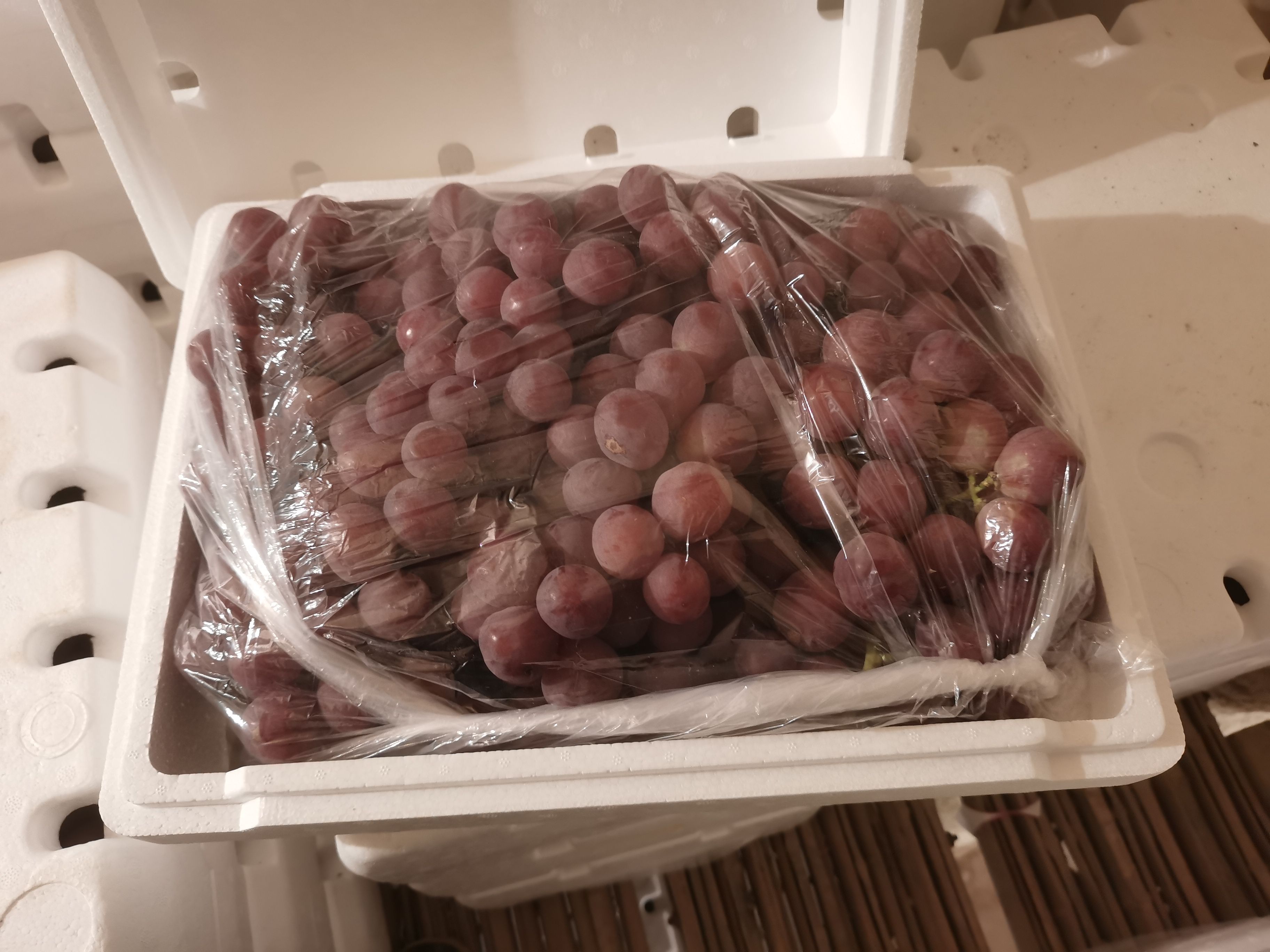 产地直销优质维多利亚，美人指，马奶，龙眼，红提各类葡萄，