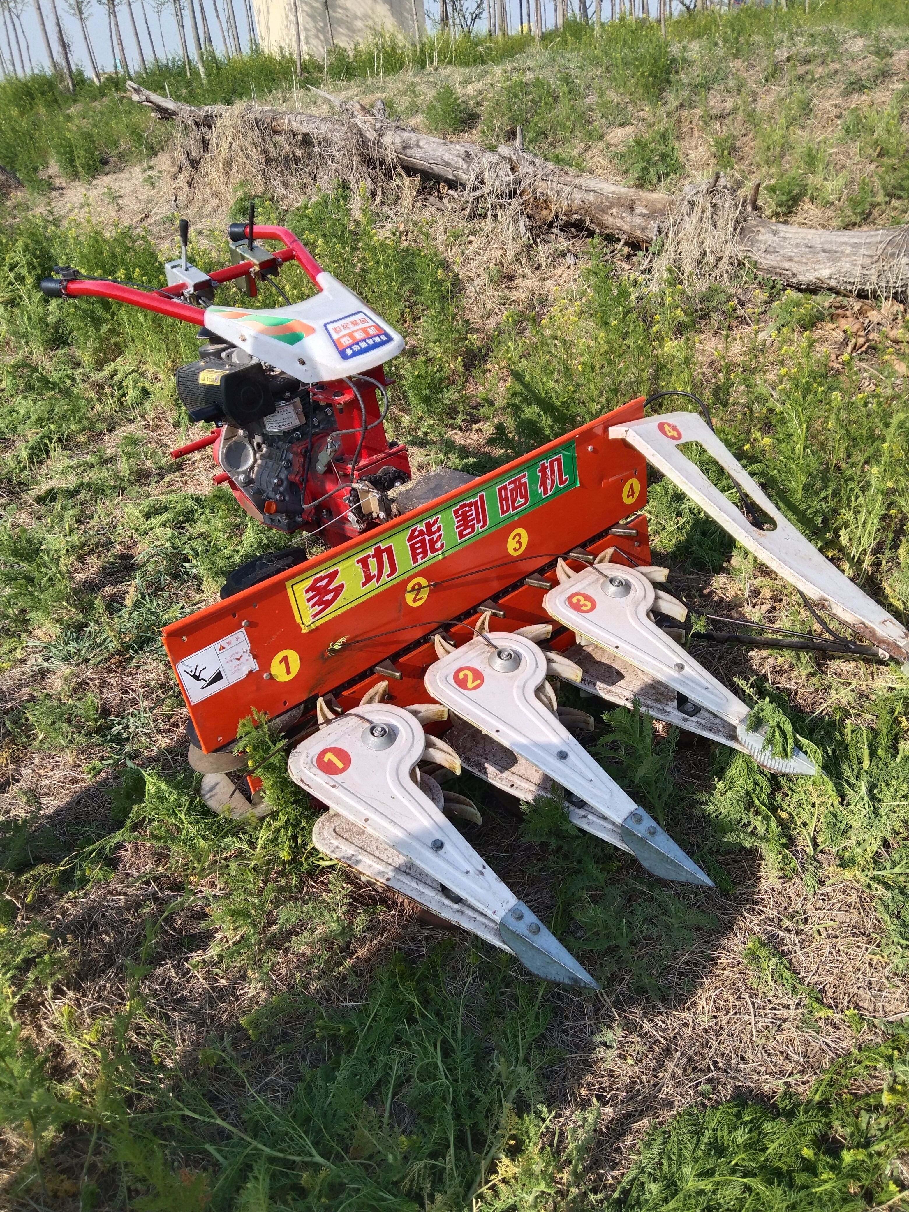 割晒机，柴油款，汽油款。可加差速器，加电启动。