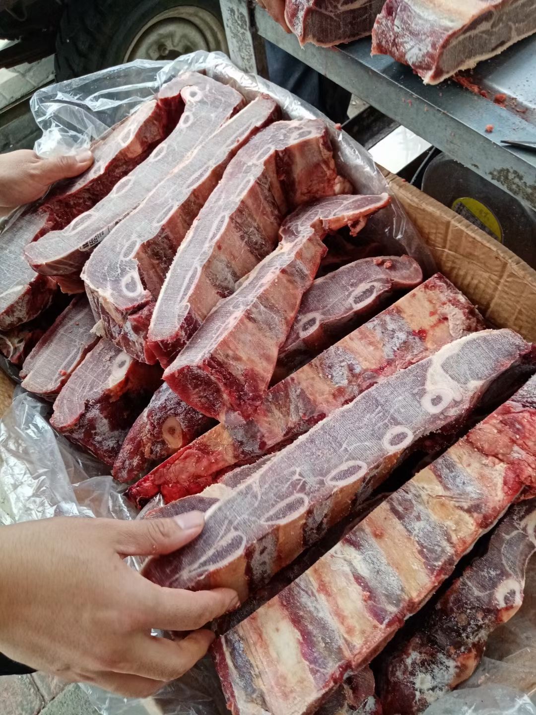 牛肋排，无脊骨，纯肋排，肉厚不肥，炖锅专用。热销产品。