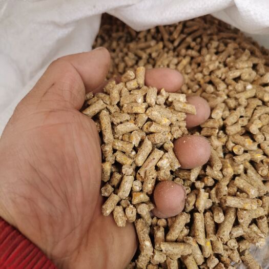 鄄城县干草类饲料  常年出售牛羊草料营养颗粒，