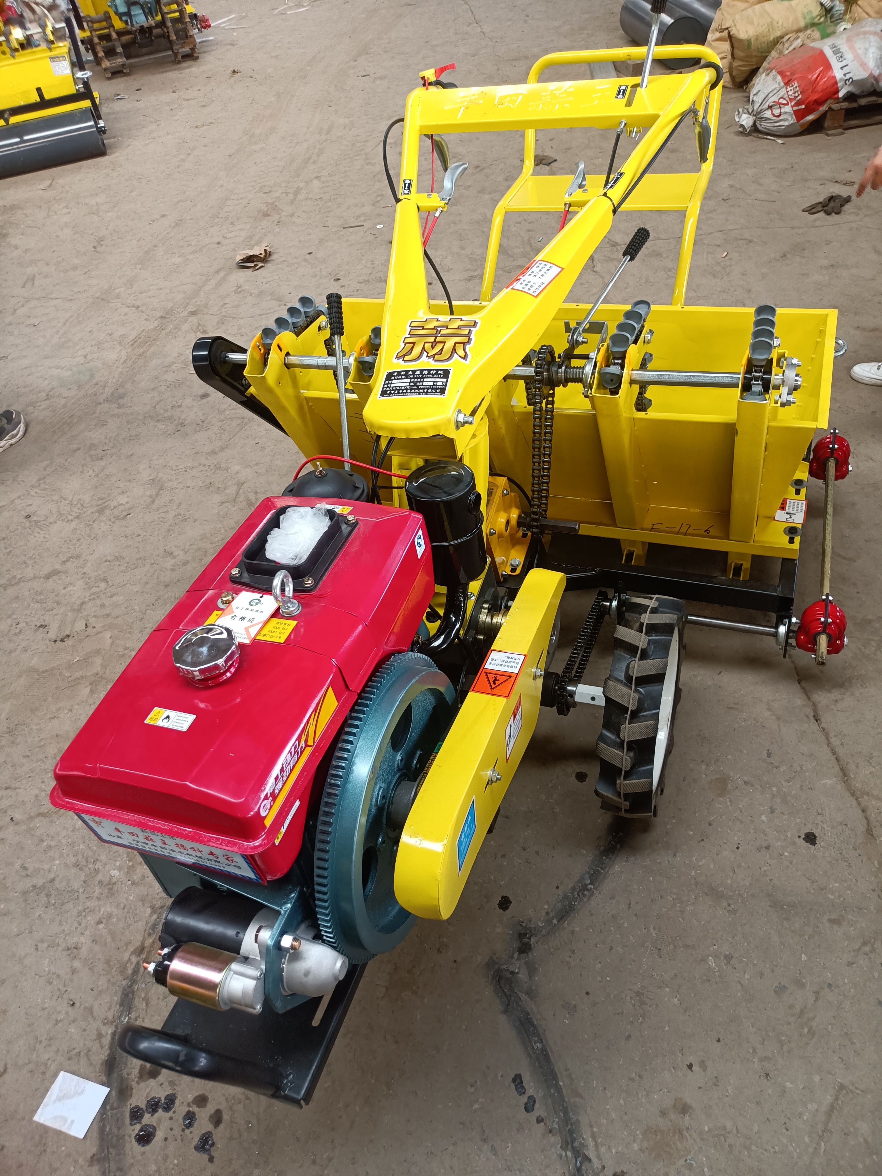 款柴油差速液压款大蒜播种机大蒜种植机