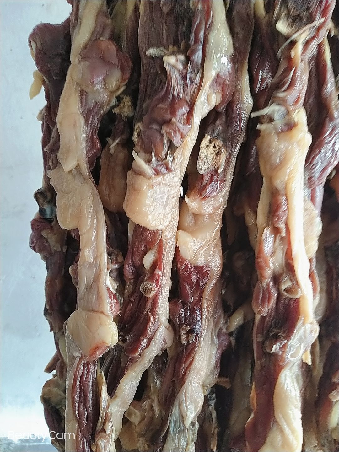 腊鸭腿  正宗的湖南柴火烟熏板鸭腊鸭酱全鸭，全干咸度适中，颜色漂亮