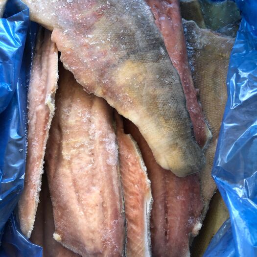 马哈鱼带皮浅色。去皮浅色片，黑龙江特产自然生长深海鱼