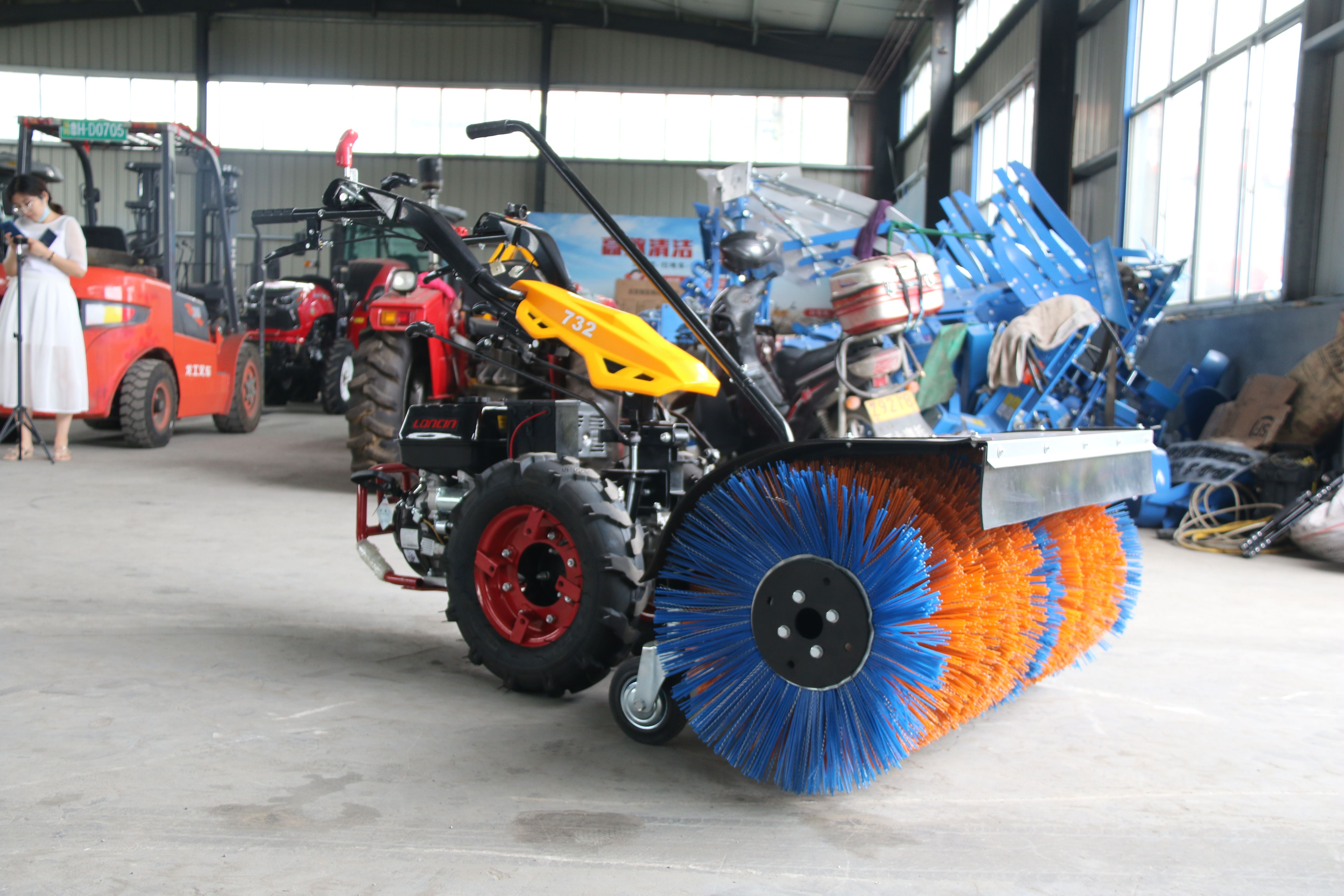 全齿轮扫雪机现货供应可换抛雪头铲雪头