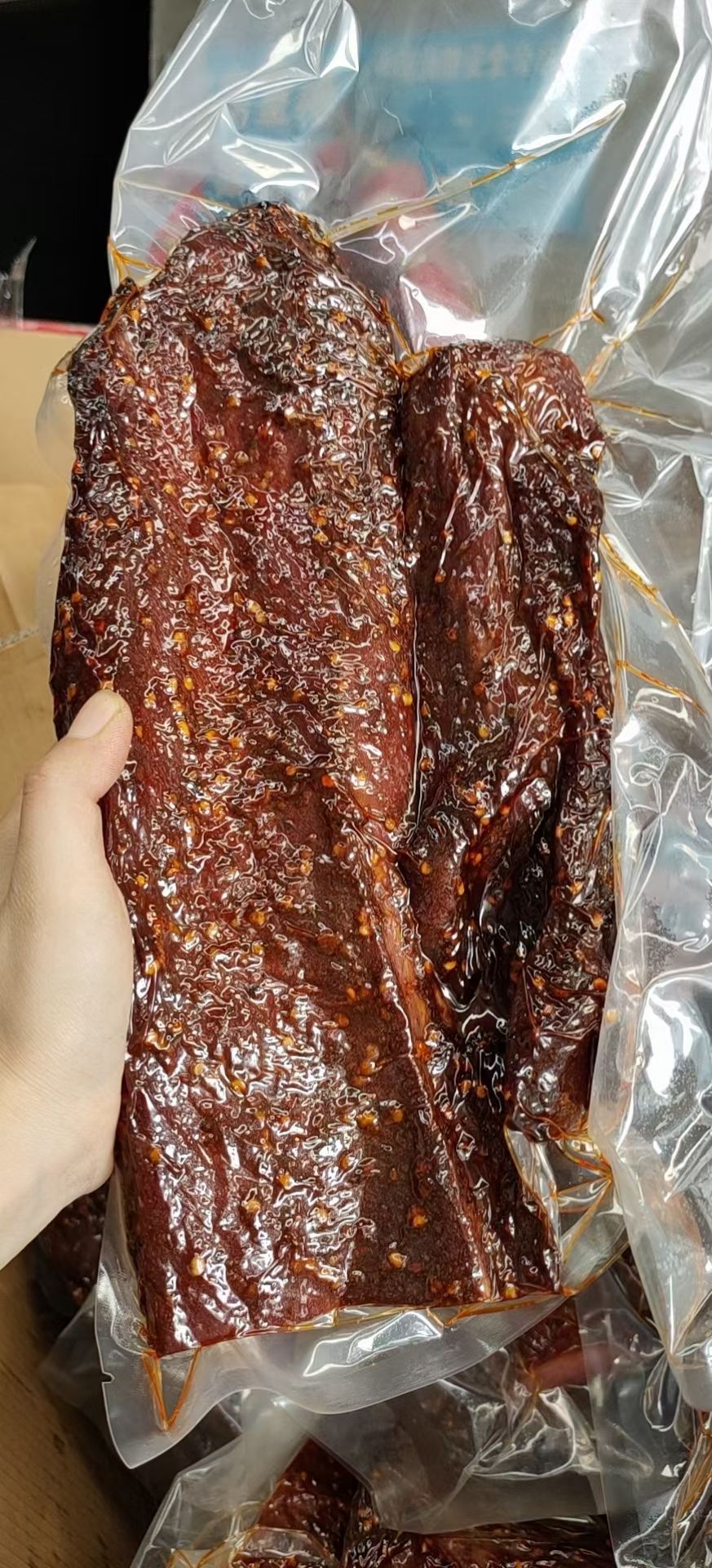 猪肉类  厂家批发地摊跑江湖麻辣大块肉烟熏大块肉 真空包装麻