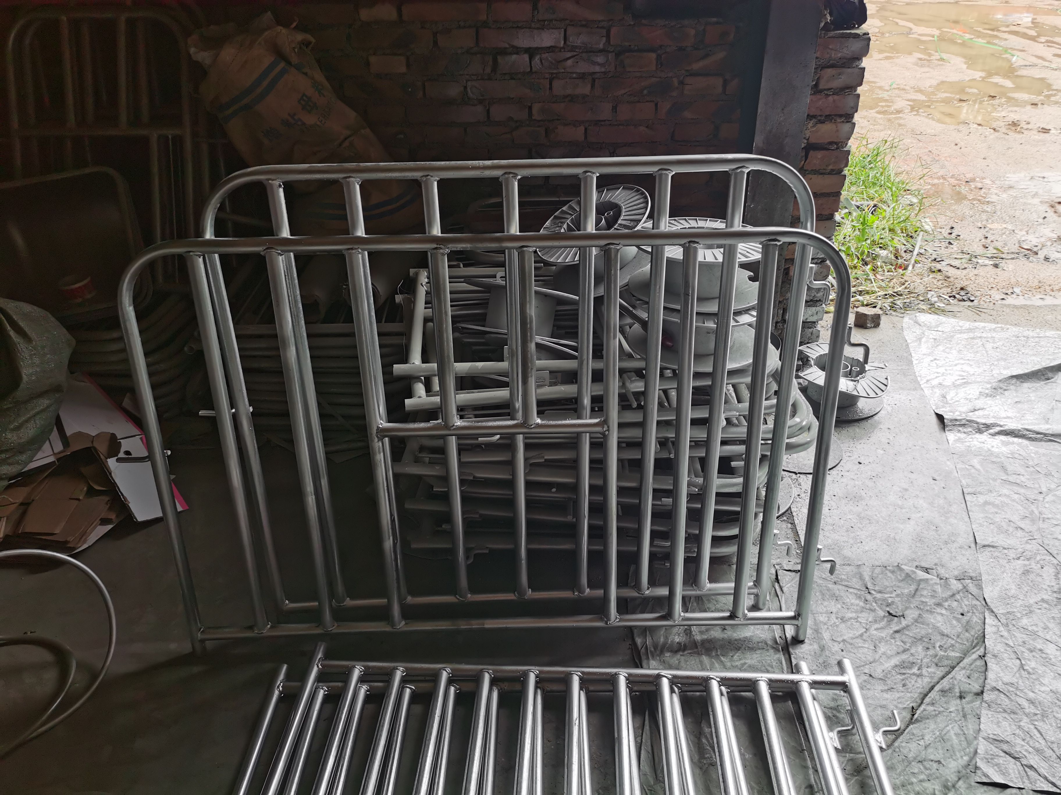 母猪产床  猪圈门