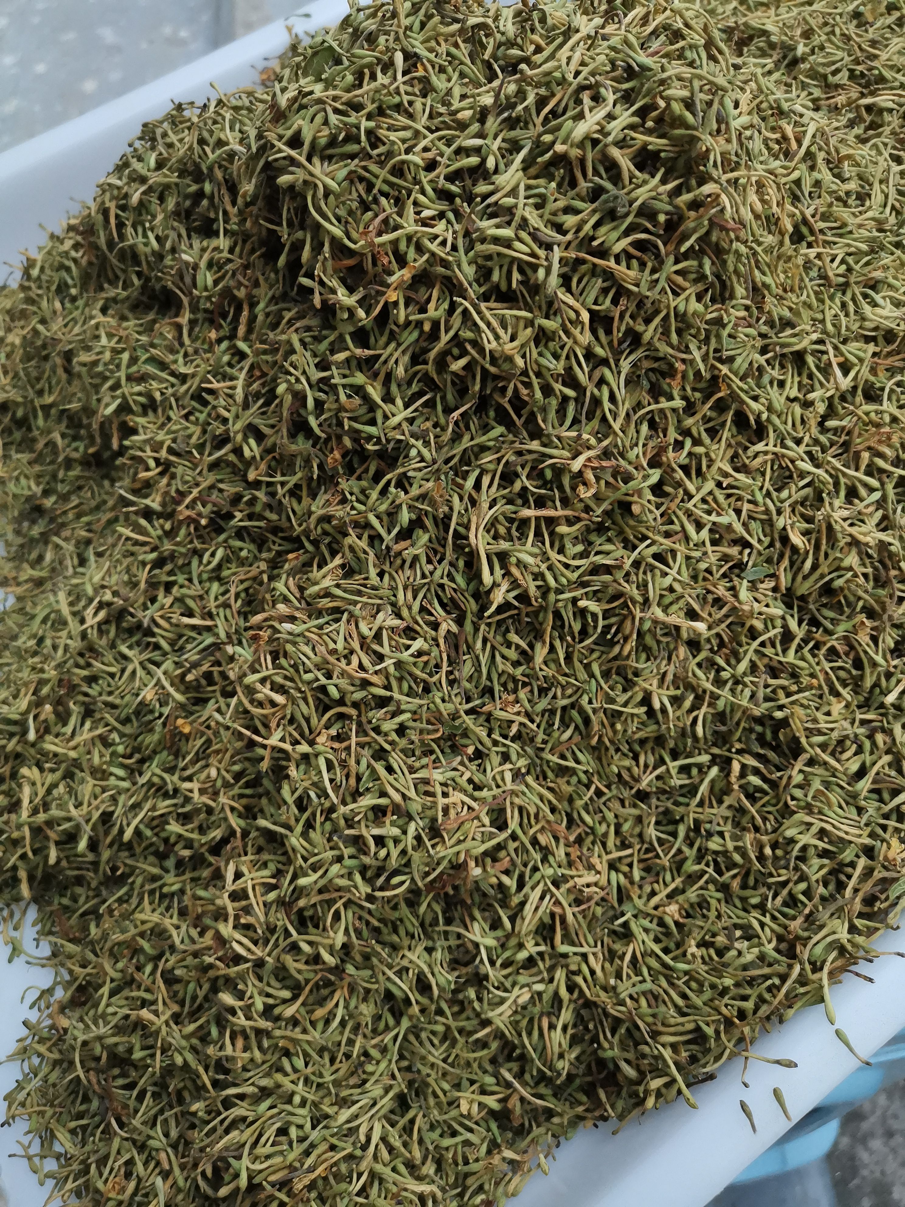 贵州安龙金银花，净花蕾，杂质少颜色清，味道香，自然生晒