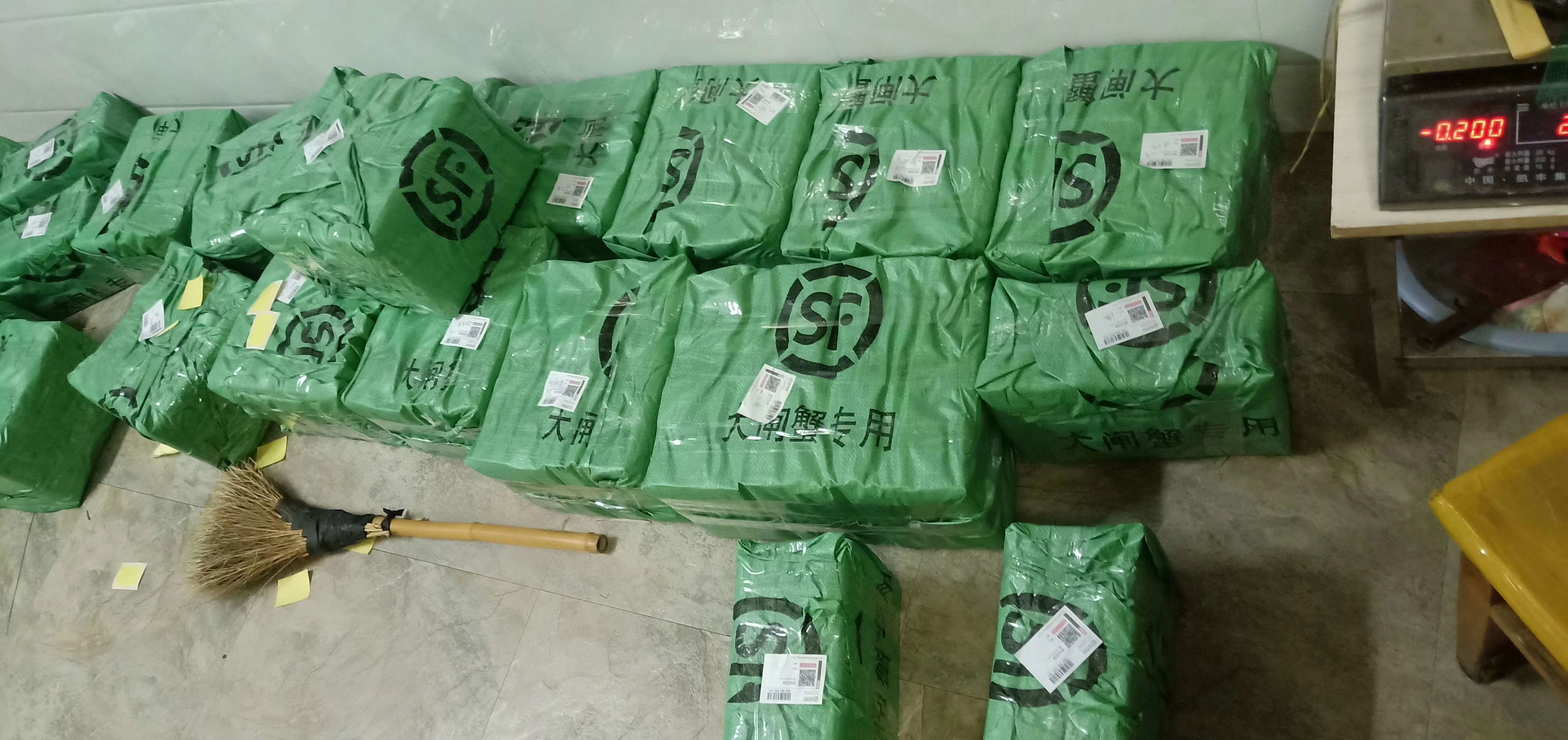  自家养螃蟹   高淳大闸蟹， 江浙泸皖地区包邮！外省三斤加