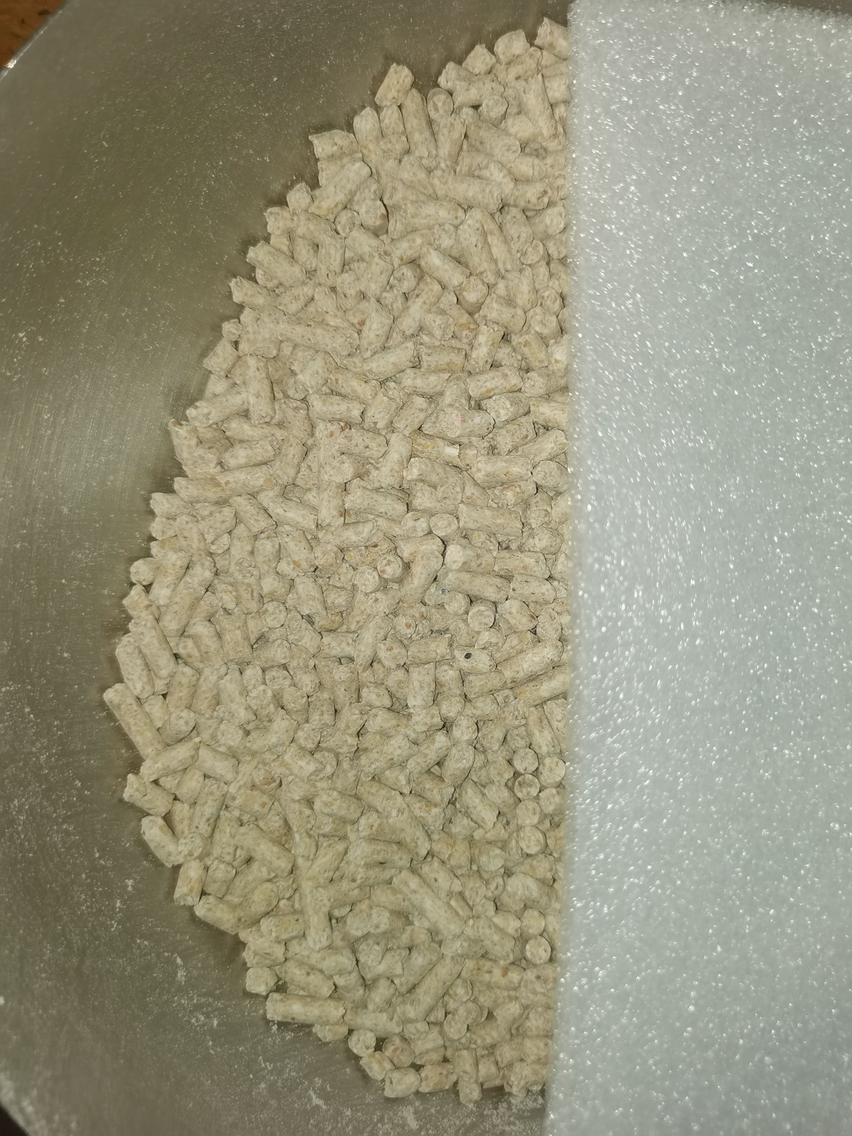 豆粕饲料 某上市公司散装料，有意向私信