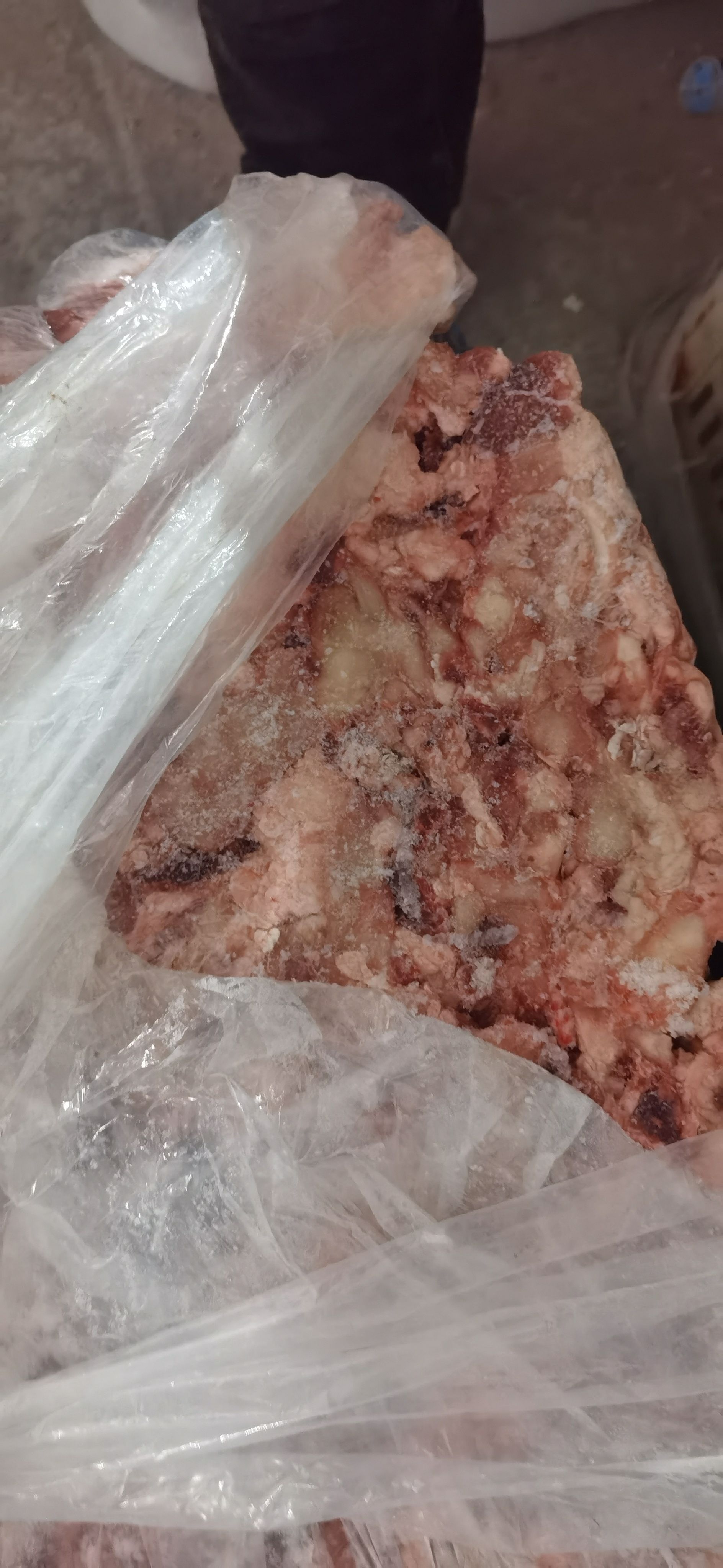 牛筋  杂筋，新鲜肉筋，骨头筋统称小筋，生制品