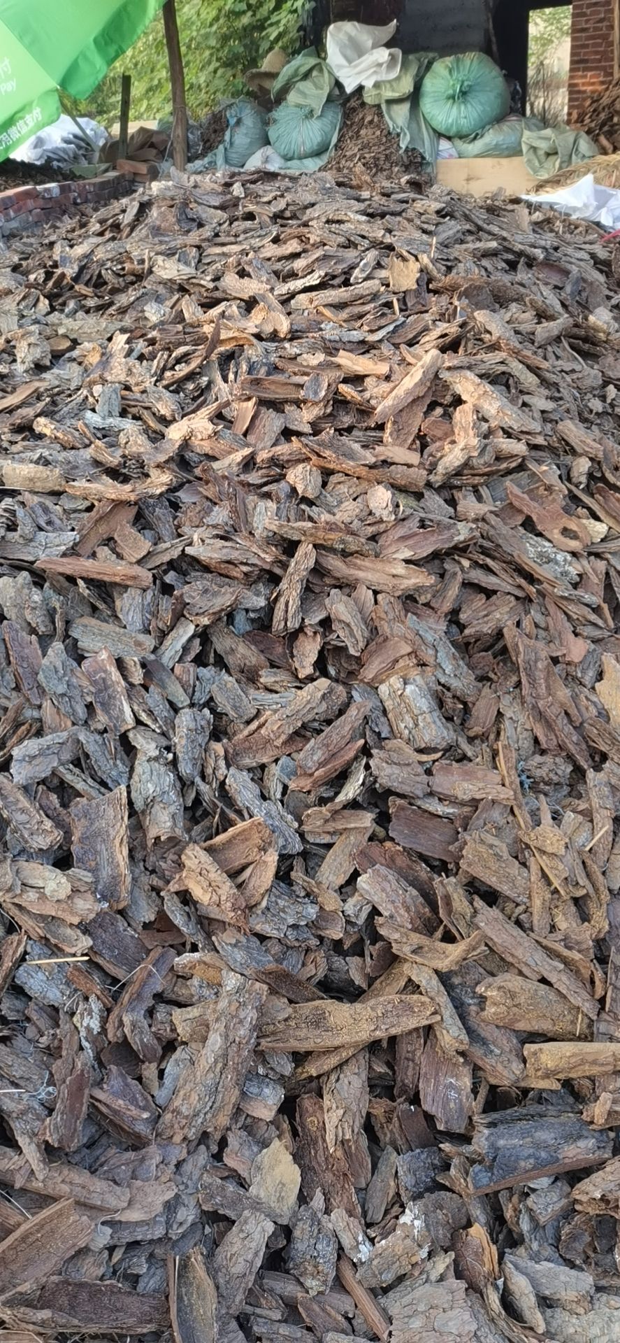 营养土  江西吉安发酵松鳞基质松树皮兰花植料容器苗苗木花卉栽