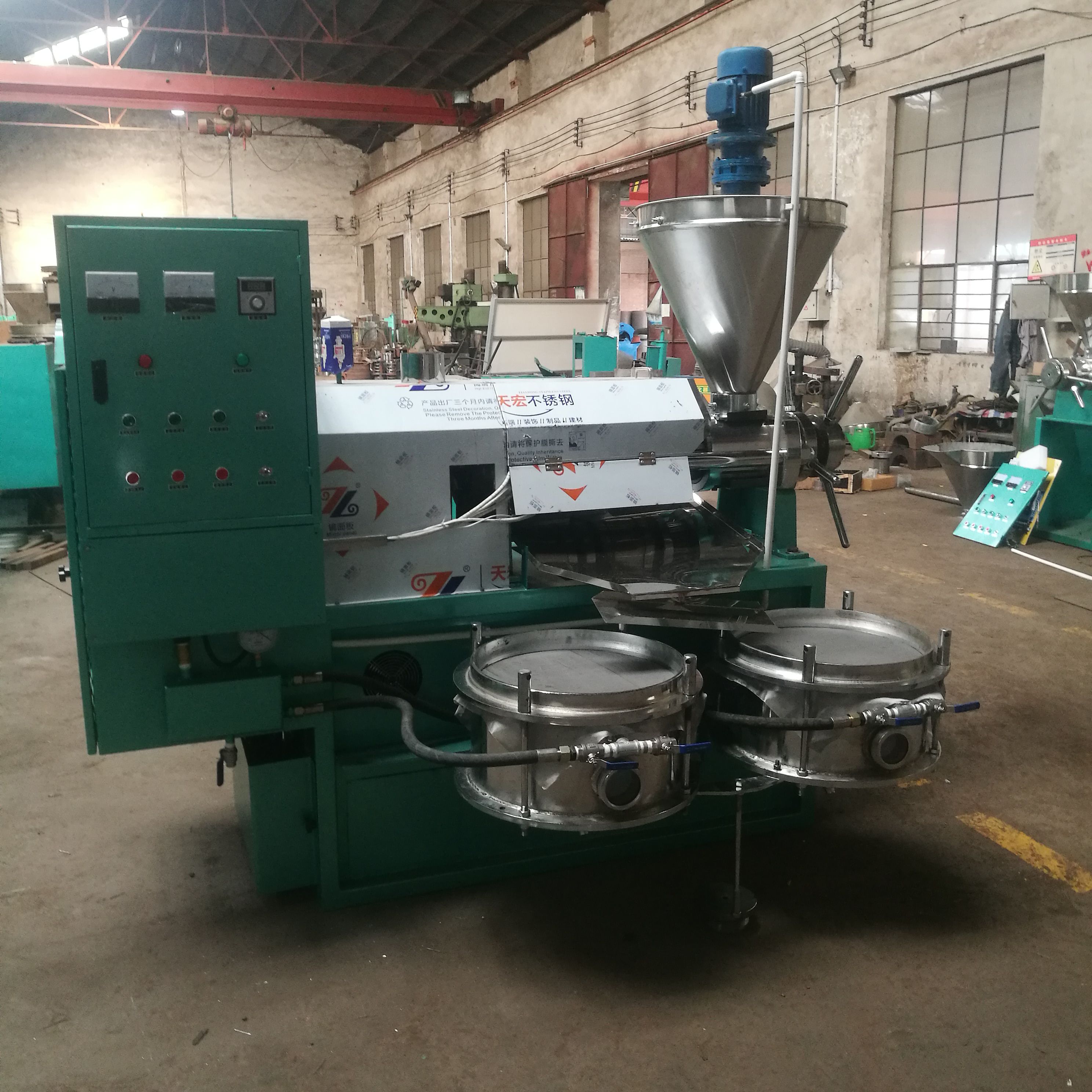 厂家直销榨油机，花生大豆榨油机，出油率高不冒渣！