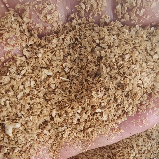 正定县大豆皮 糖蜜豆皮 蛋白9  灰分7 纤维22 水分12 糖分30