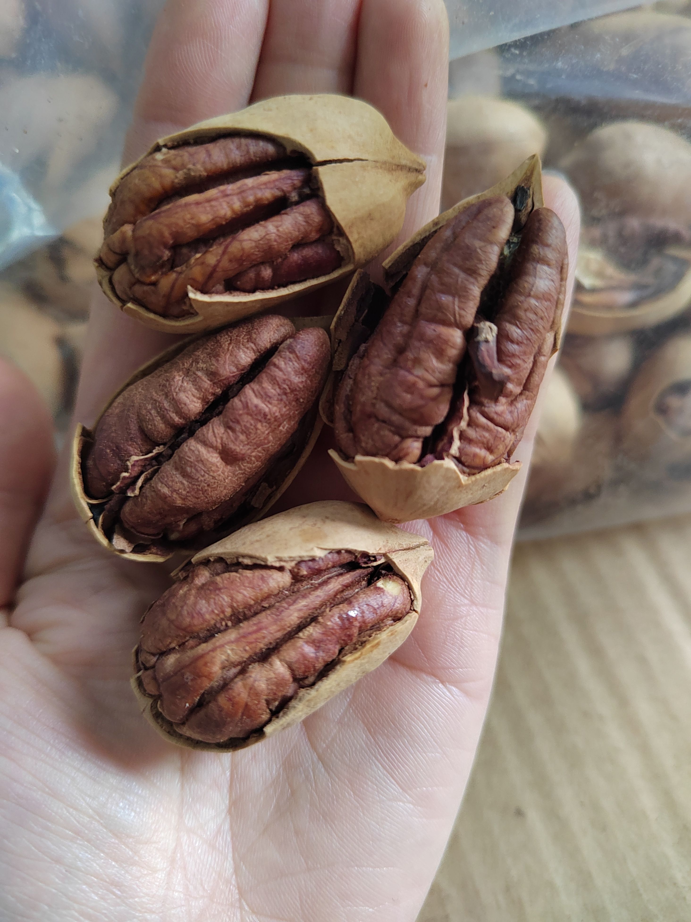碧根果仁约10 斤整箱厂家直销坚果休闲零食奶香味