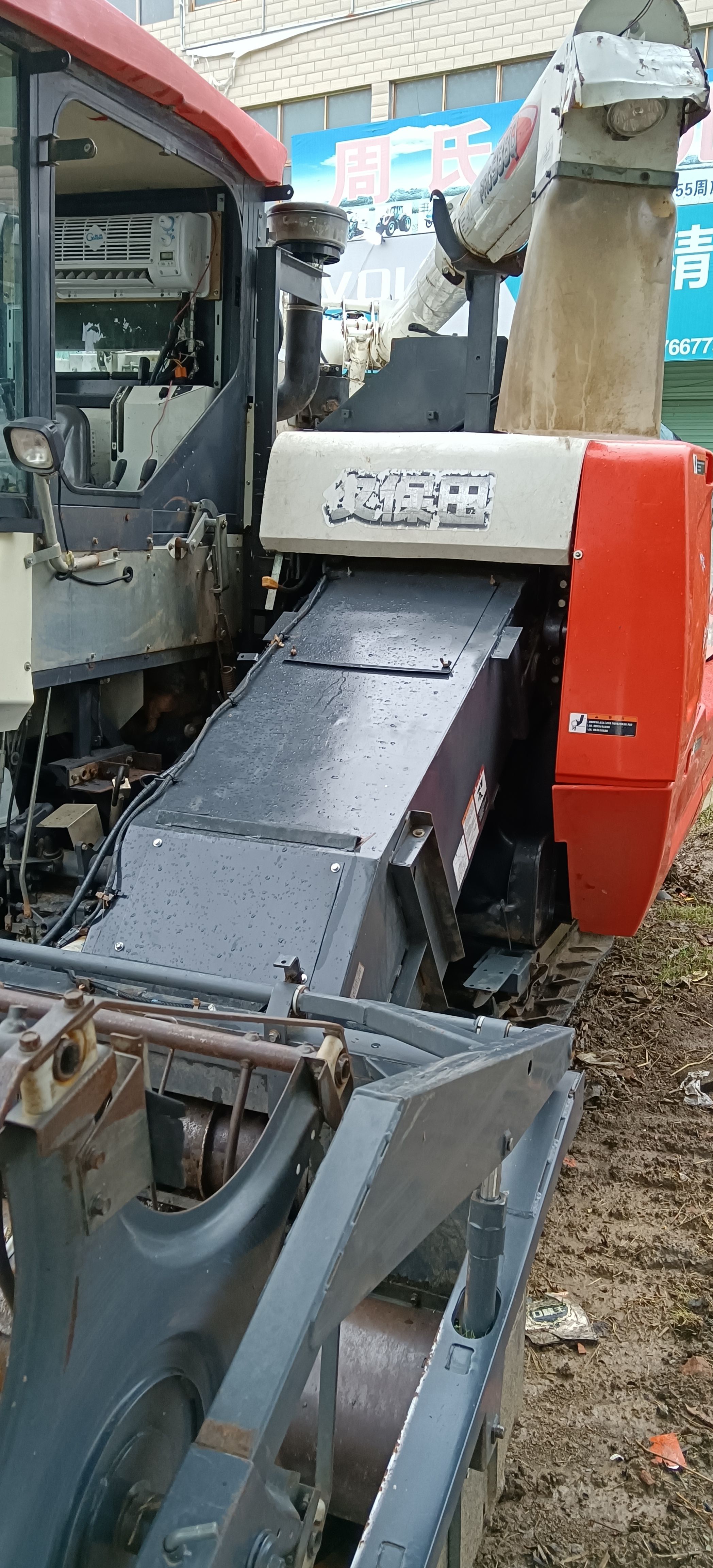 收割机  2018年久保田988副厂驾驶室空调齐全有嘘要的私聊